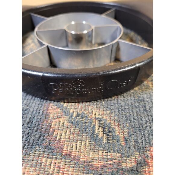 Pampered Chef Pineapple Wedger - Picture 2 of 3